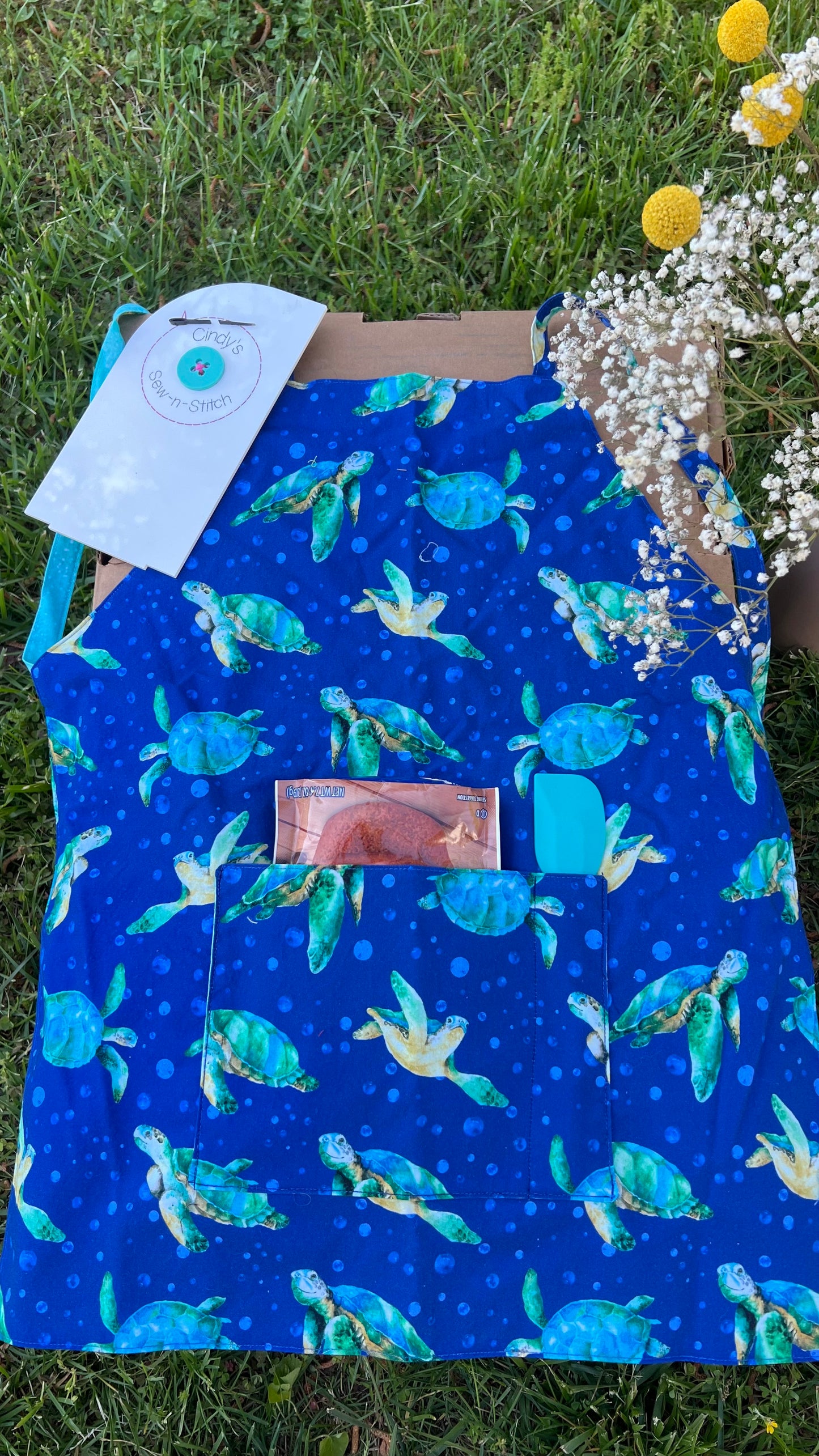 Kid's Delight: Handsewn 100% Cotton Aprons with Pocket and Baking Utensil -(Size -> Small )- Customizable Themes, Happy Baking Guaranteed!